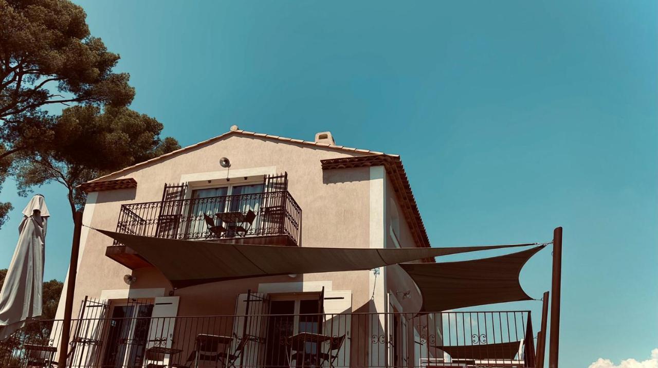 לה-לונד-לה-מורה Sous Les Pins Gites Et Chambres D'Hotes מראה חיצוני תמונה